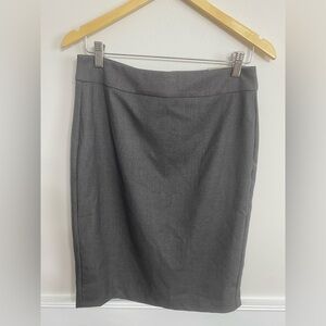 NWT Banana Republic Charcoal Gray Pencil Skirt Size 4 Office Knee Length Lined